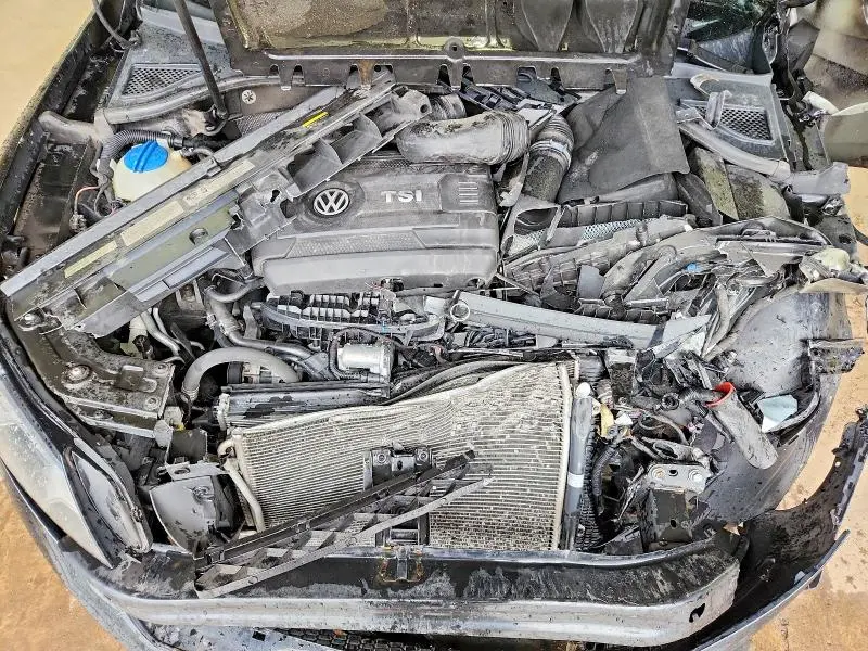 2015 VOLKSWAGEN PASSAT SE  