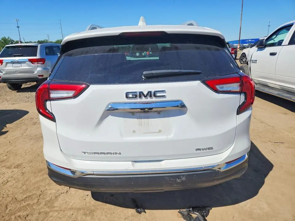 2023 GMC TERRAIN SLT  
