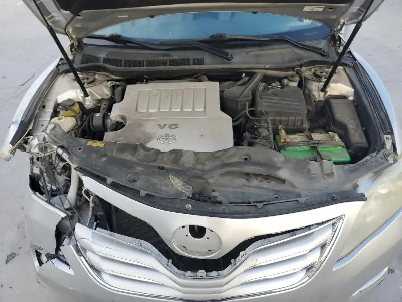 2010 TOYOTA CAMRY SE  