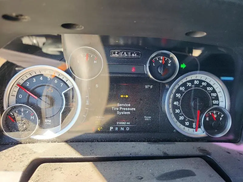 2015 RAM 1500 SLT  