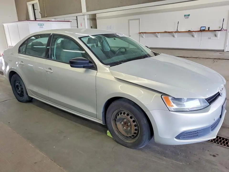 2011 VOLKSWAGEN JETTA BASE  
