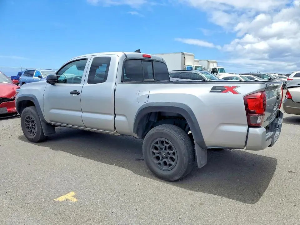 2022 TOYOTA TACOMA SR  
