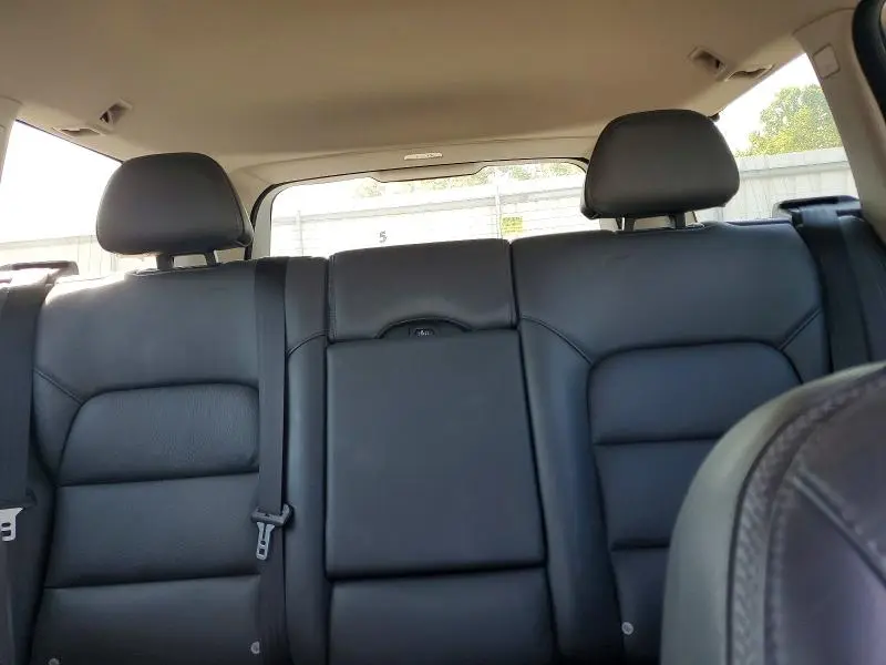 2011 VOLVO XC70 3.2  