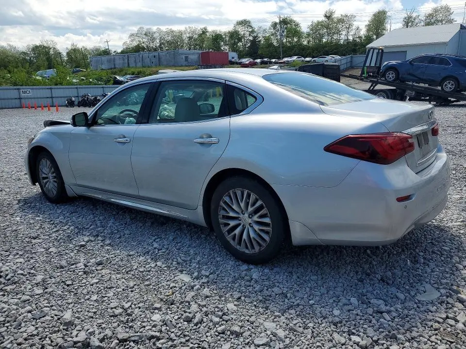 2015 INFINITI Q70L 3.7  