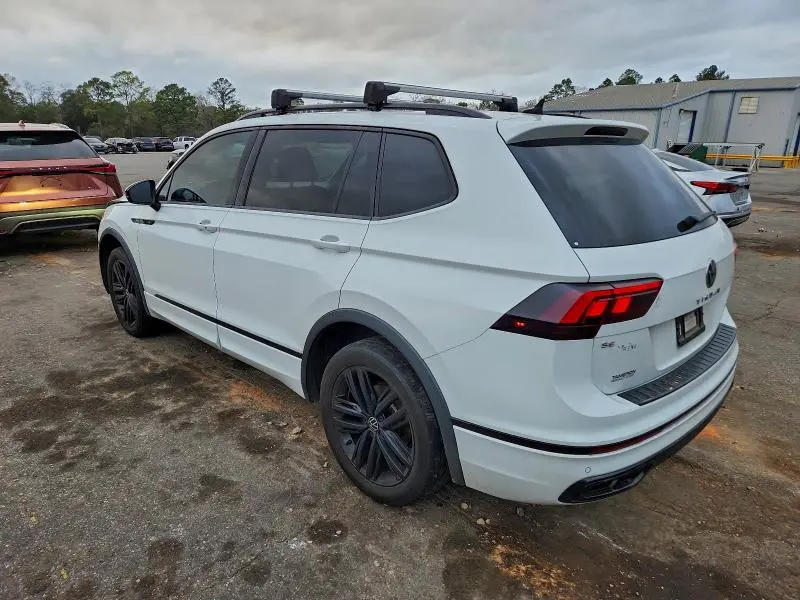 2022 VOLKSWAGEN TIGUAN SE R-LINE BLACK  