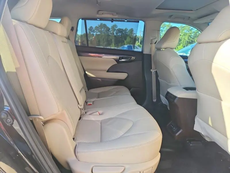 2020 TOYOTA HIGHLANDER LIMITED  