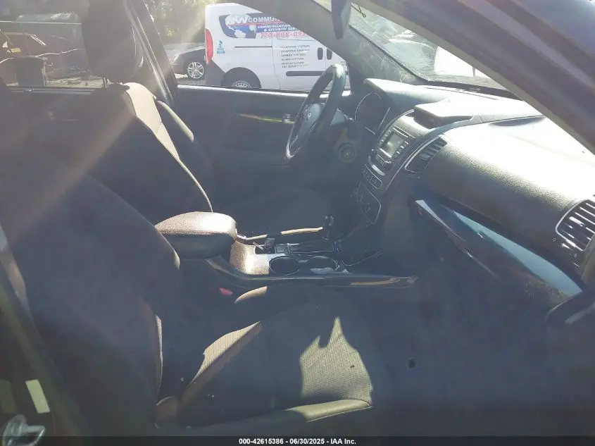 2014 KIA SORENTO LX