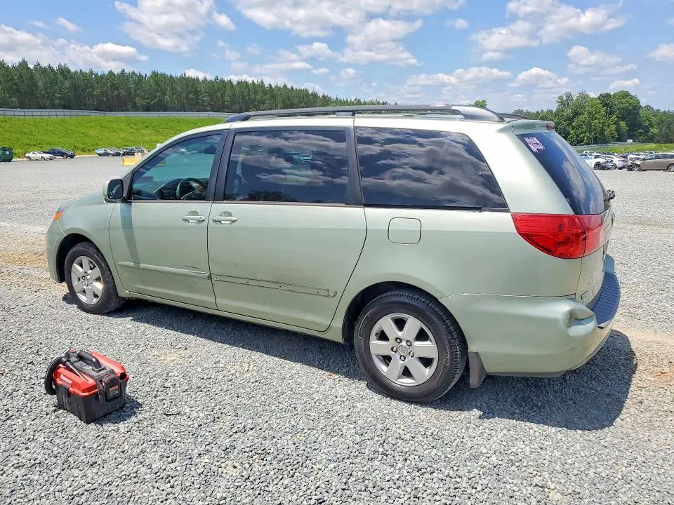 2010 TOYOTA SIENNA XLE  