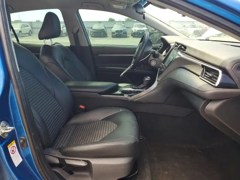 2018 TOYOTA CAMRY SE  