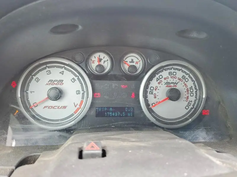 2010 FORD FOCUS SE  