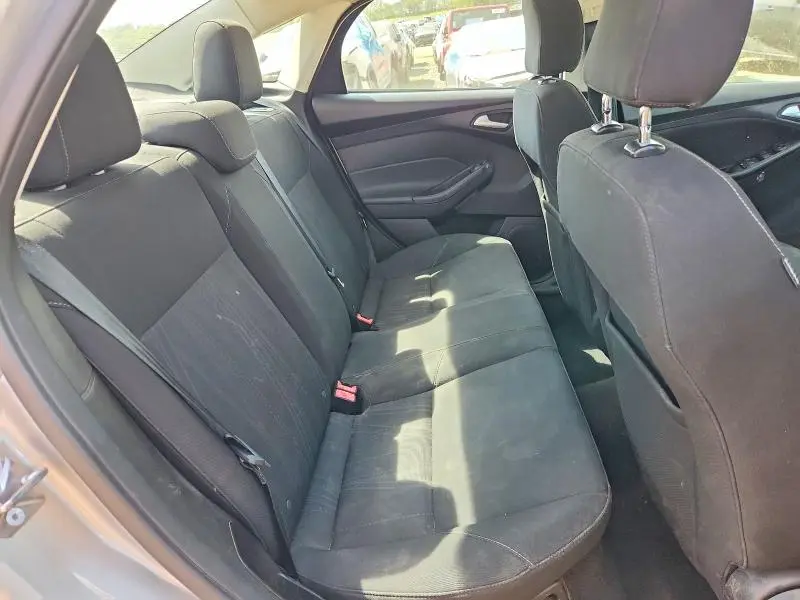 2017 FORD FOCUS SE  