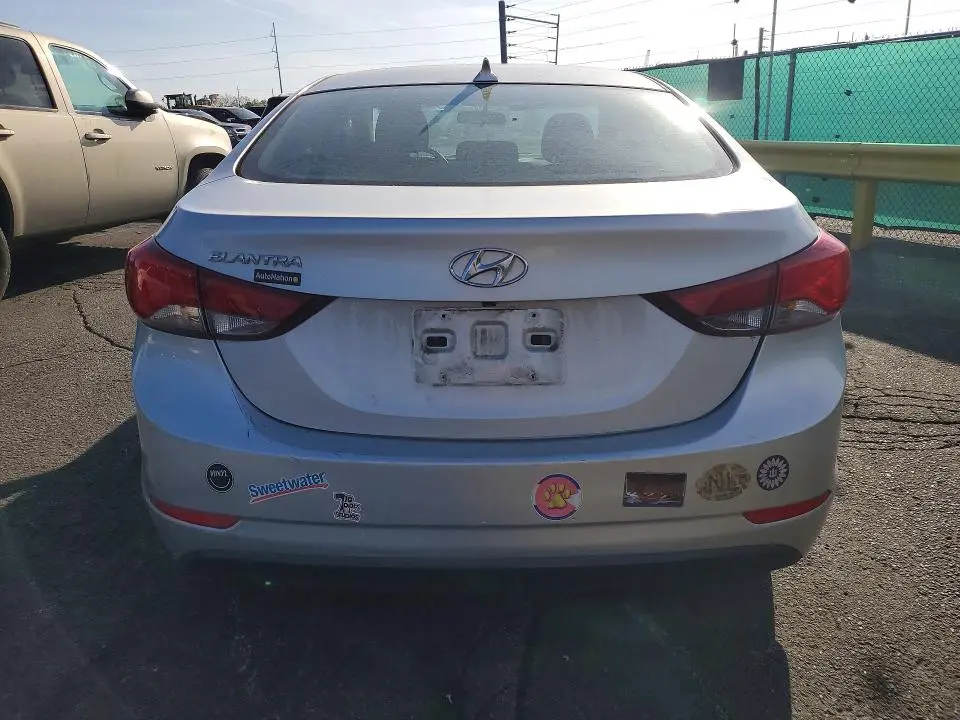 2015 HYUNDAI ELANTRA SE  