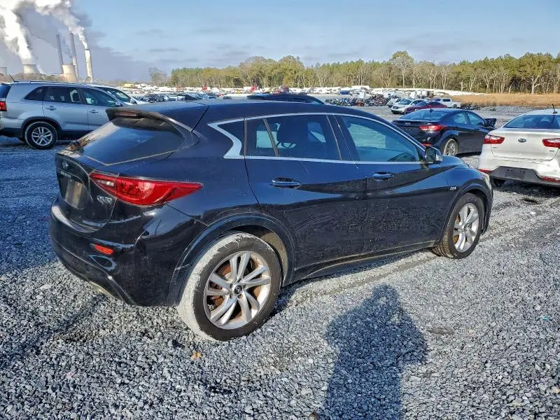 2017 INFINITI QX30 BASE  