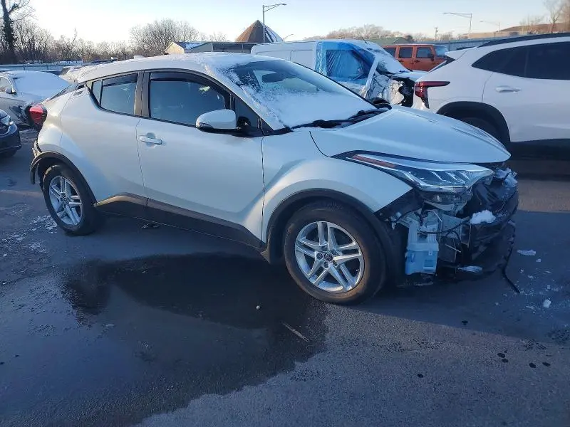 2021 TOYOTA C-HR XLE  