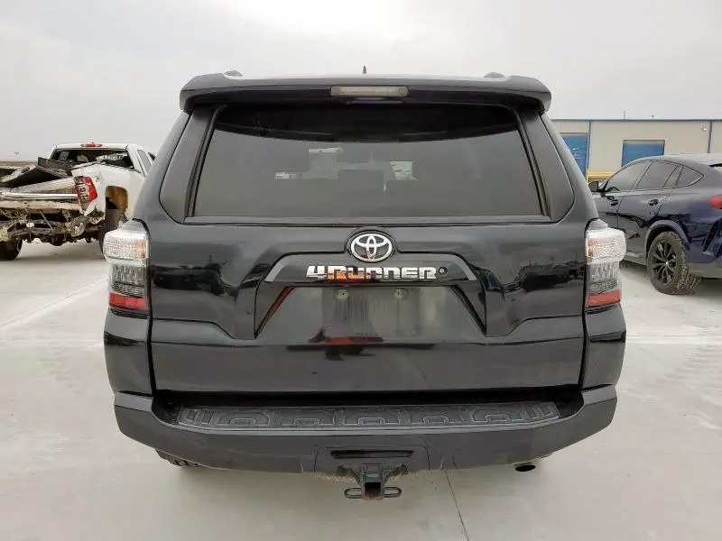 2021 TOYOTA 4RUNNER SR5  
