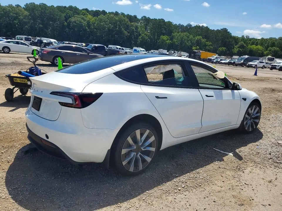 2026 TESLA MODEL 3   