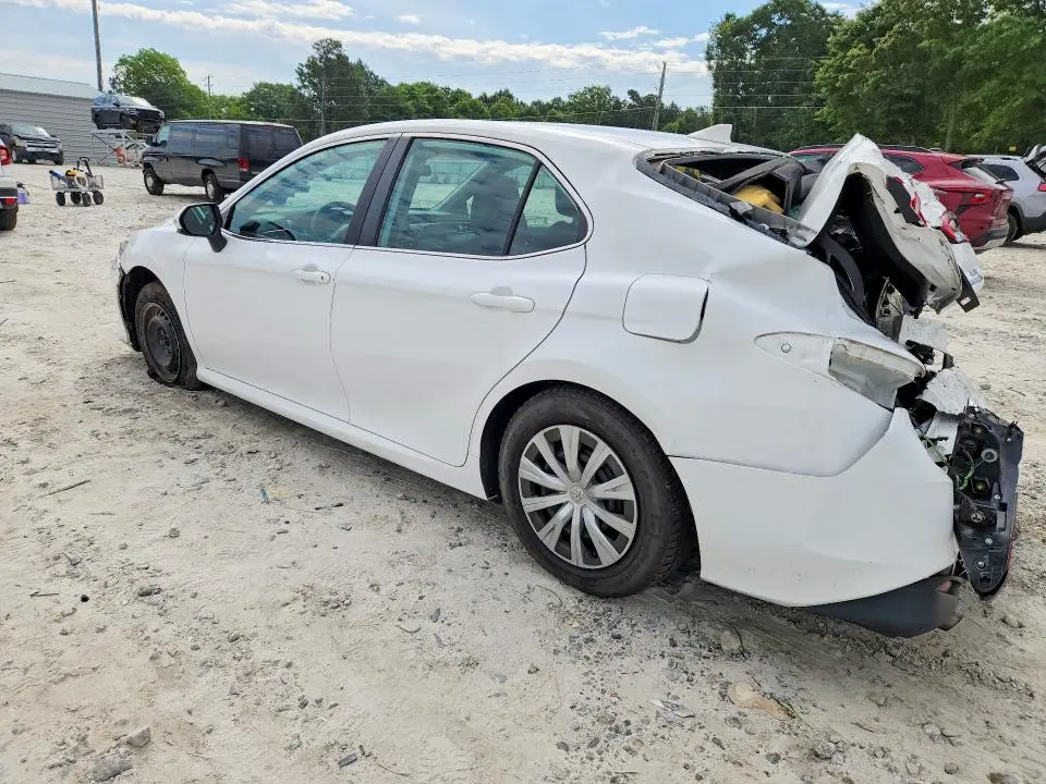 2022 TOYOTA CAMRY LE  