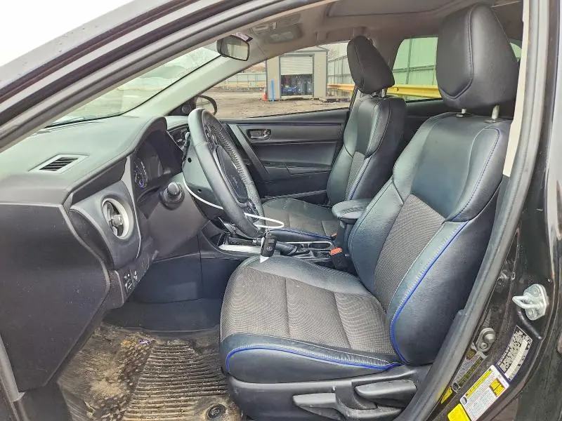 2017 TOYOTA COROLLA SE  