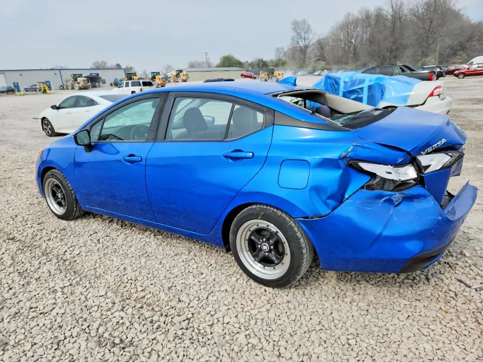 2021 NISSAN VERSA SV  