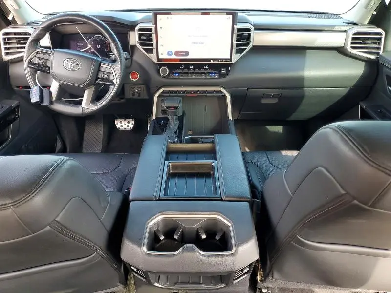 2024 TOYOTA TUNDRA   