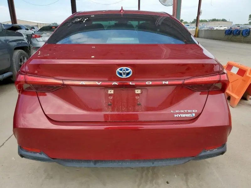 2019 TOYOTA AVALON XLE