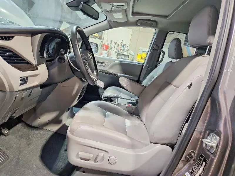 2020 TOYOTA SIENNA XLE 7-PASSENGER  