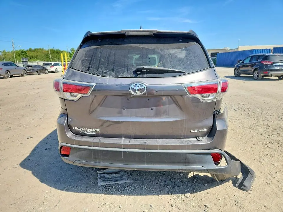 2015 TOYOTA HIGHLANDER LE PLUS  