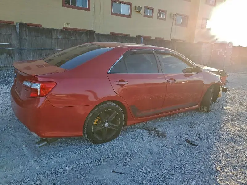 2014 TOYOTA CAMRY SE  