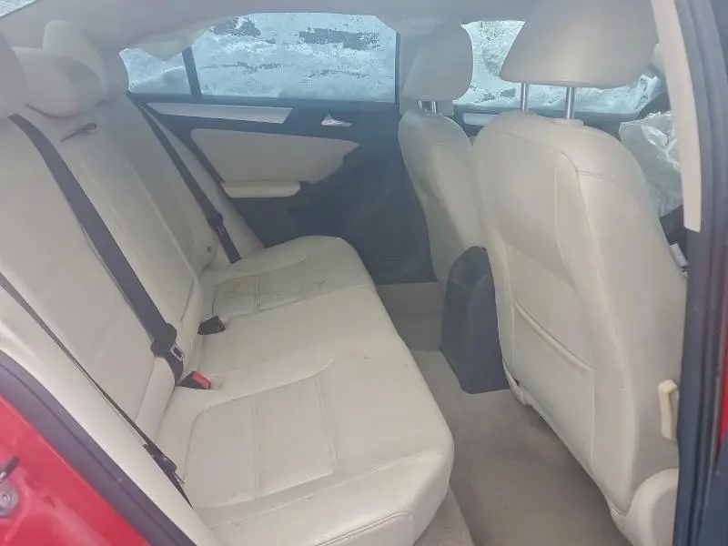 2013 VOLKSWAGEN JETTA SE  