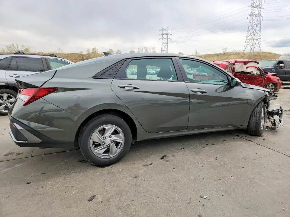 2024 HYUNDAI ELANTRA SE  