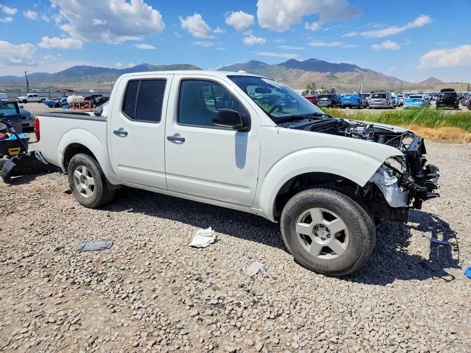 2016 NISSAN FRONTIER SV  