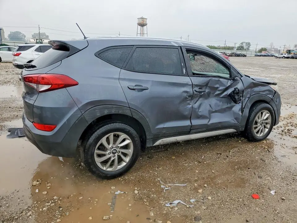 2017 HYUNDAI TUCSON SE  