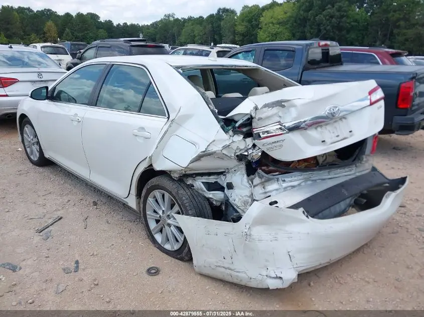 2014 TOYOTA CAMRY XLE