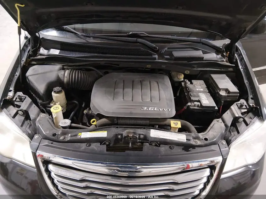 2011 CHRYSLER TOWN & COUNTRY TOURING
