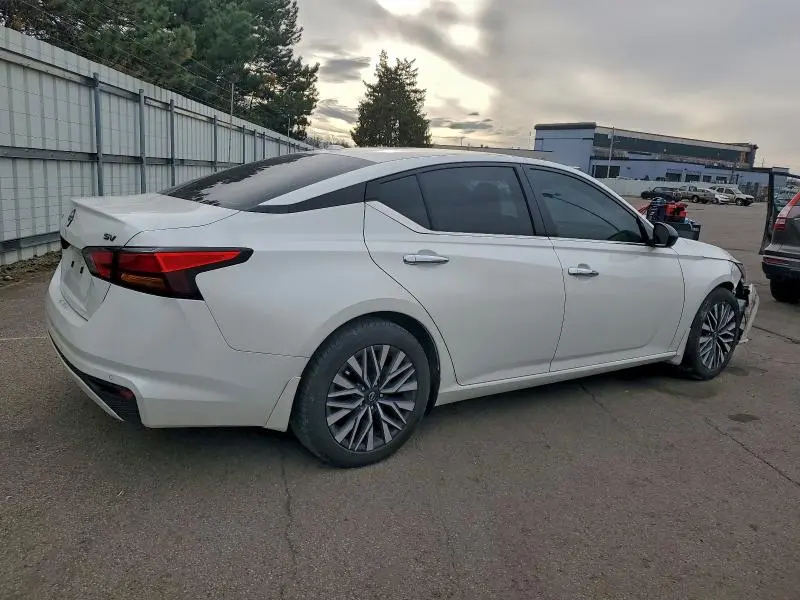 2024 NISSAN ALTIMA SV  