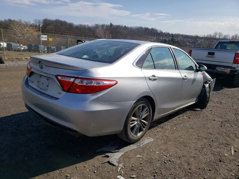 2017 TOYOTA CAMRY SE  