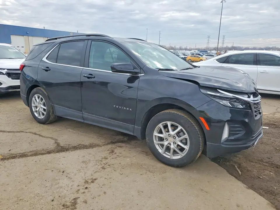 2024 CHEVROLET EQUINOX LT  