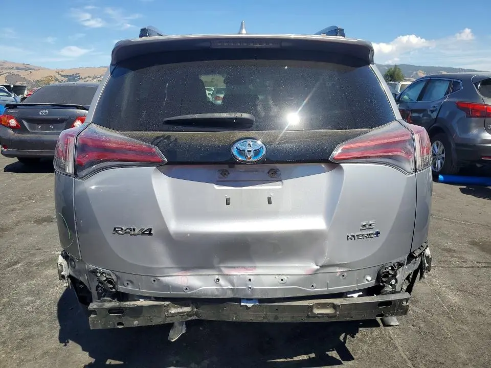 2018 TOYOTA RAV4 HV SE  