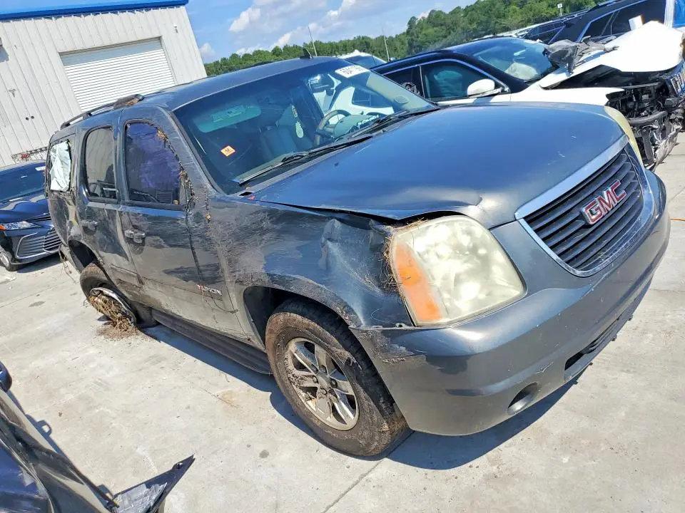 2011 GMC YUKON SLE  