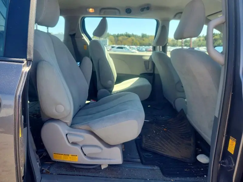 2014 TOYOTA SIENNA L 7-PASSENGER  