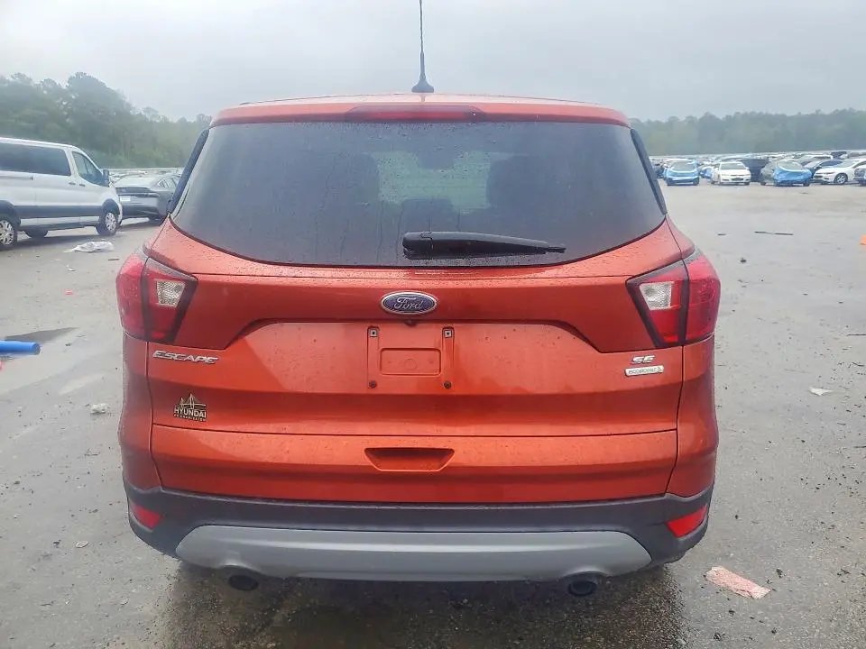 2019 FORD ESCAPE SE  