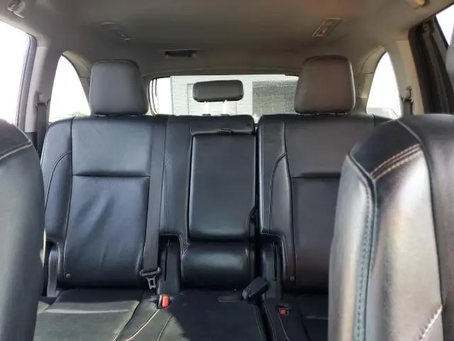 2014 TOYOTA HIGHLANDER XLE  