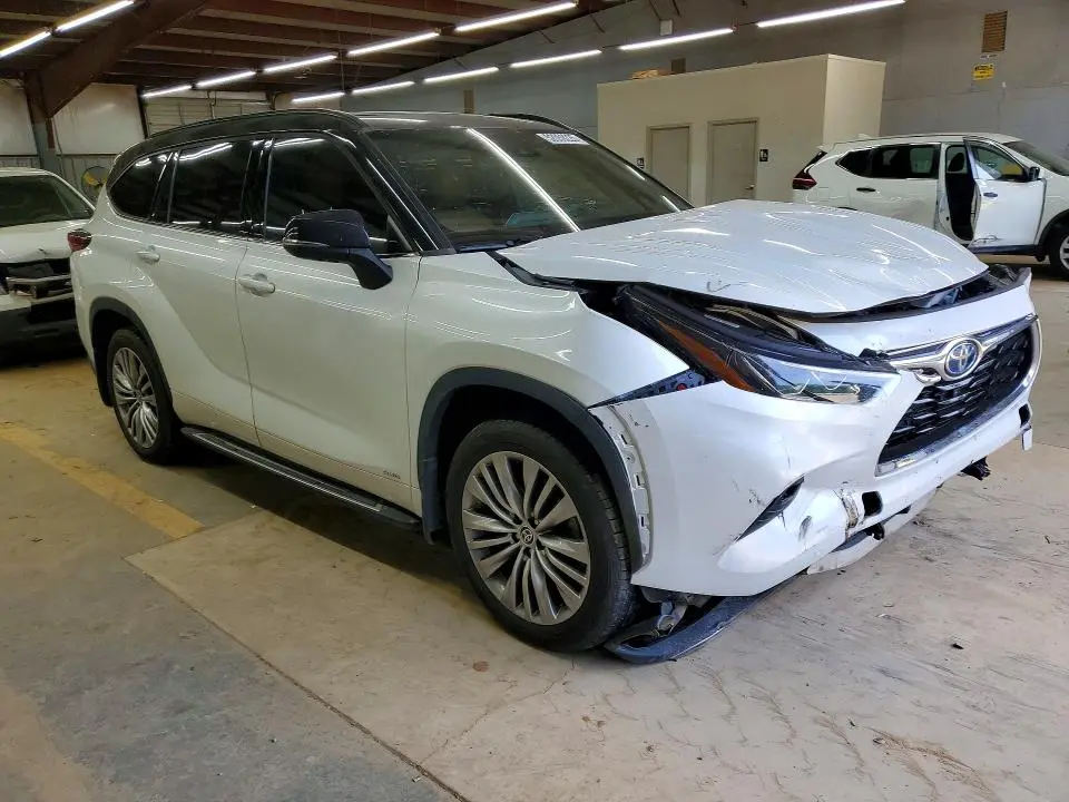2022 TOYOTA HIGHLANDER HYBRID PLATINUM  