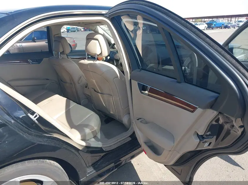 2011 MERCEDES-BENZ C 300 LUXURY 4MATIC/SPORT 4MATIC