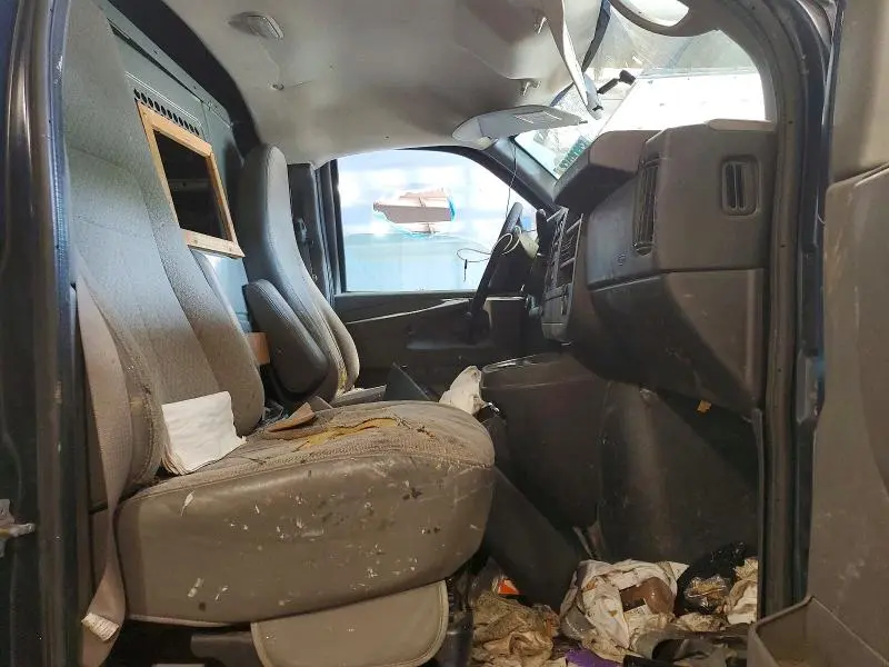 2010 GMC SAVANA G2500  