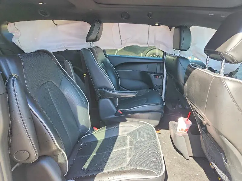 2024 CHRYSLER PACIFICA HYBRID SELECT  