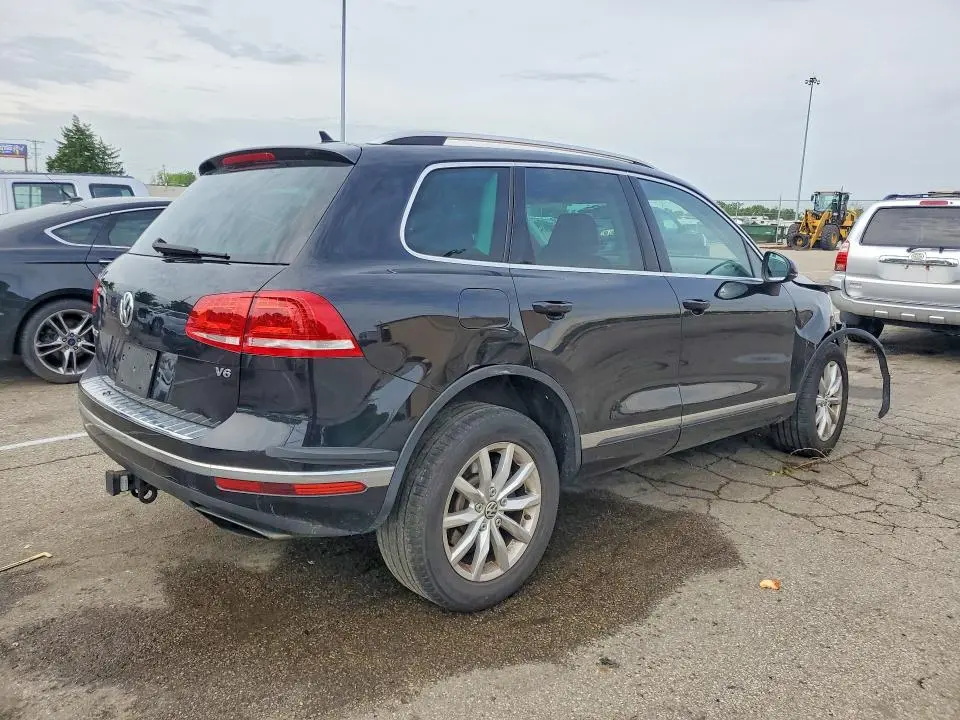 2015 VOLKSWAGEN TOUAREG V6  