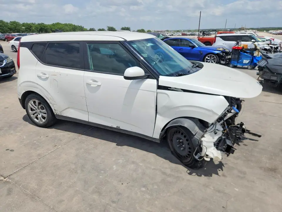 2020 KIA SOUL LX  