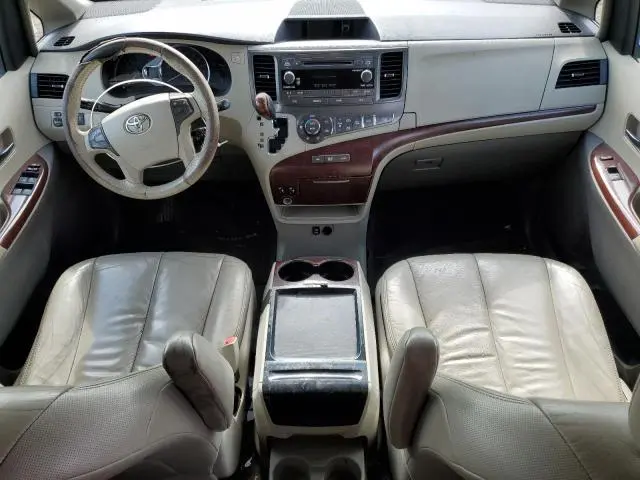 2011 TOYOTA SIENNA XLE  