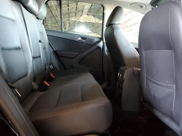 2012 VOLKSWAGEN TIGUAN S  
